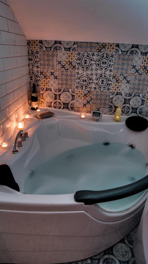 Spa Apartment Yin - Hot Tub, Sauna, Spa Novi Sad Extérieur photo