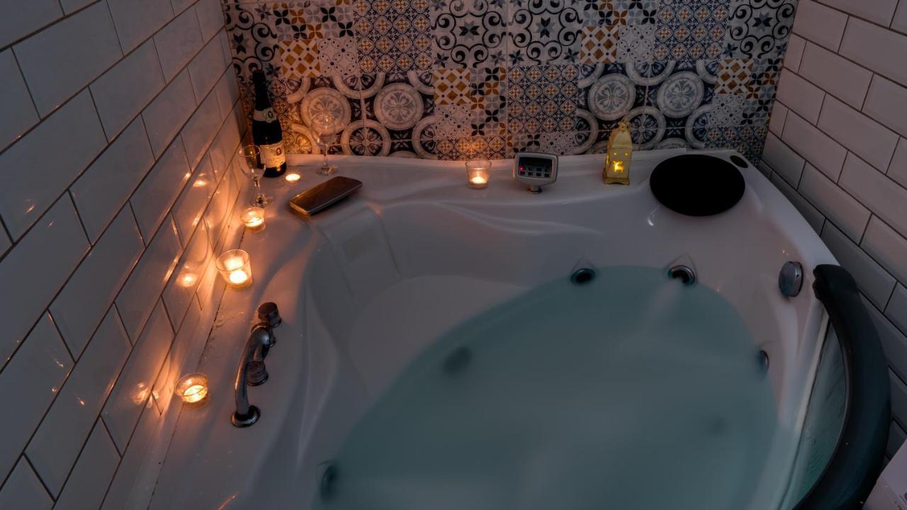 Spa Apartment Yin - Hot Tub, Sauna, Spa Novi Sad Extérieur photo